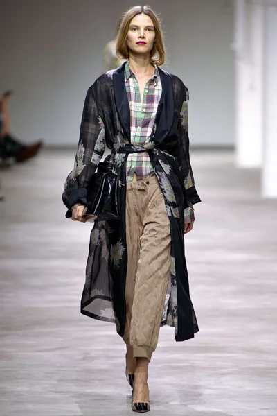 Look 48